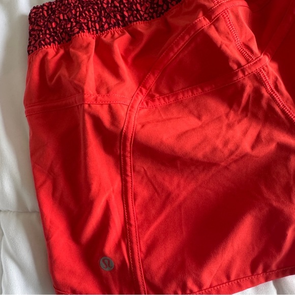 🆕❤️ Lululemon Tracker Short III - Alarming Miss Mosaic Red Grape - Picture 9 of 11